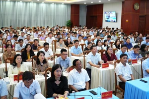 Đại biểu dự hội nghị.