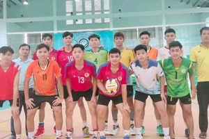 Đội tuyển bóng chuyền tỉnh Cà Mau tham dự HKPĐ toàn quốc 2024.