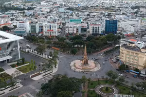 Thành phố Cà Mau nhìn từ trên cao. (Ảnh: Quách Mến)