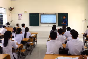 Một tiết học tại Trường THCS - THPT Tân Lộc (Cà Mau).