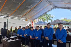 Các bị cáo tại phiên tòa.