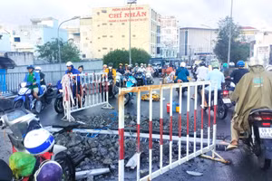 Một đoạn thi công trên cầu Huỳnh Thúc Kháng, Cà Mau.