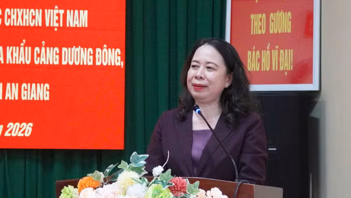 Phó Chủ tịch nước Võ Thị Ánh Xuân gặp mặt cán bộ, chiến sĩ Ban Chỉ huy Biên phòng Cửa khẩu cảng Dương Đông.