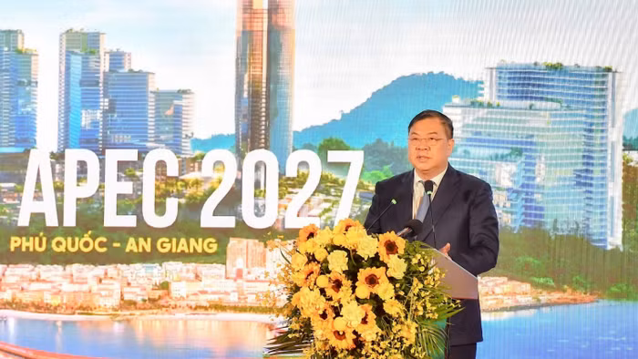 Phó Thủ tướng Thường trực Chính phủ Phạm Gia Túc phát biểu chỉ đạo tại hội nghị.