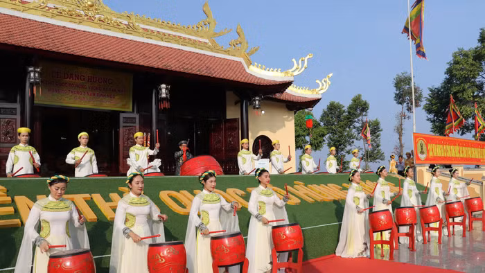 Đền thờ Quốc Tổ Hùng Vương tồn tại gần 70 năm ở xã Tân Hiệp (tỉnh An Giang).