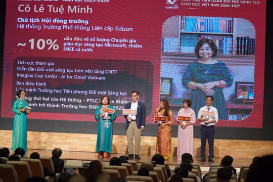 Ngày hội Vinh danh Đổi mới sáng tạo Giáo dục Việt Nam 2026 - 2027 tôn vinh các cá nhân, tập thể trường học trong đổi mới phương pháp dạy học và quản trị. 