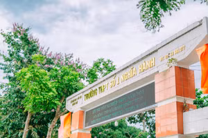 Thủ khoa Kỳ thi tốt nghiệp THPT năm 2024 của tỉnh Quảng Ngãi là học sinh Trường THPT số 1 Nghĩa Hành. Ảnh CHS.