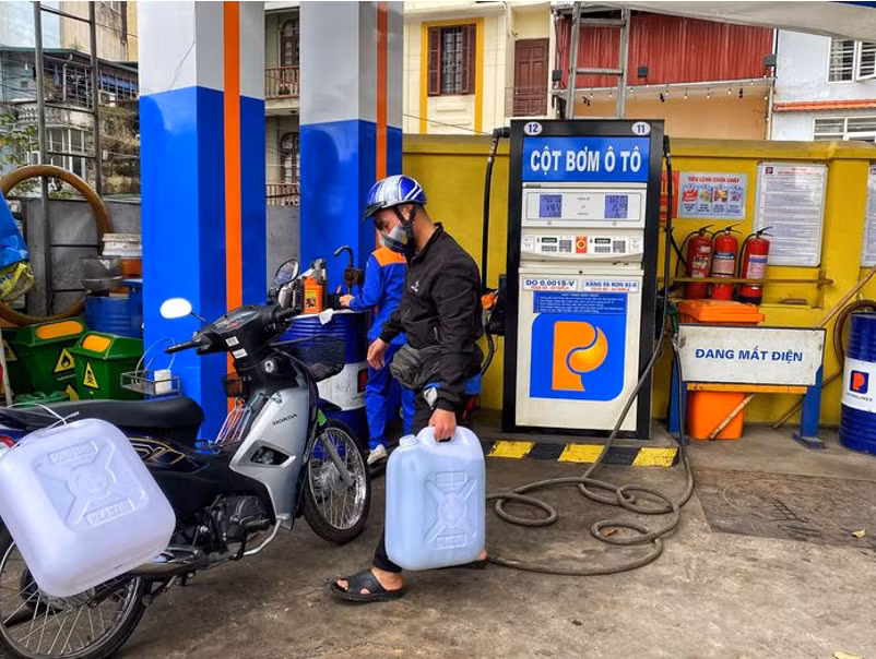 Giá xăng dầu đồng loạt tăng trong kỳ điều hành 10/7