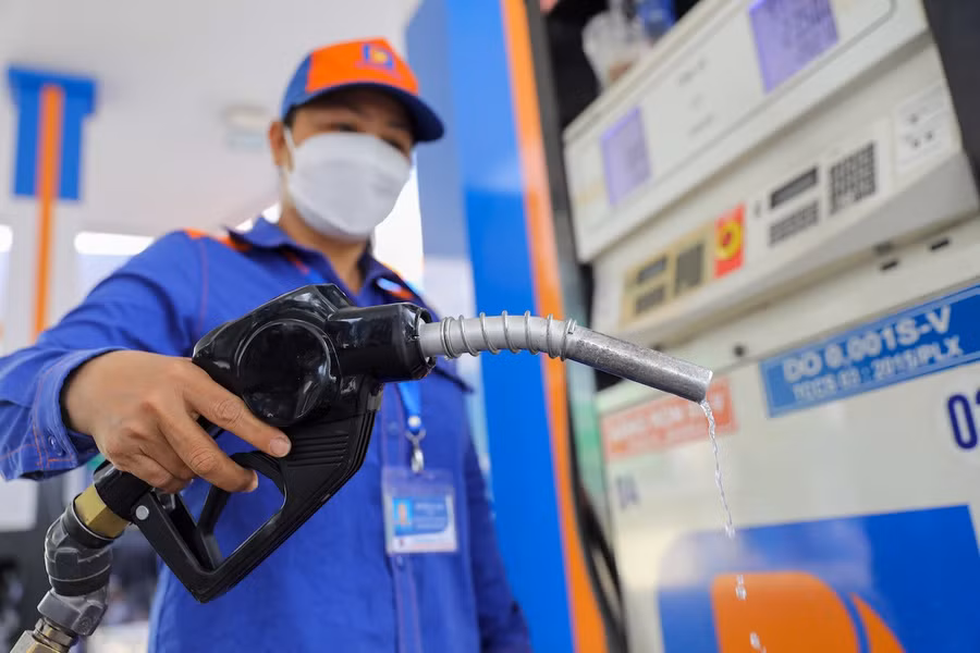 Dự báo giá xăng dầu giảm từ chiều mai