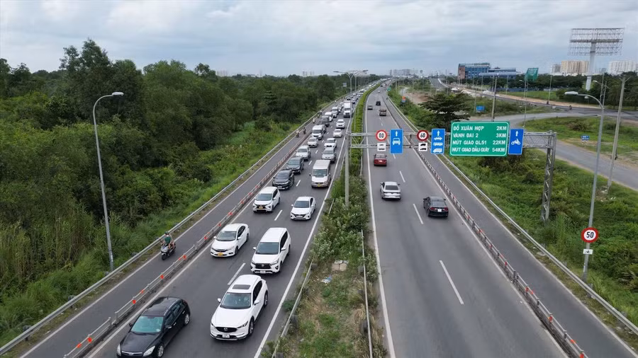 Đề xuất thu phí 6 tuyến cao tốc do Nhà nước đầu tư