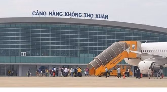 Truy tìm 'vật thể bay' xâm nhập sân bay Thọ Xuân