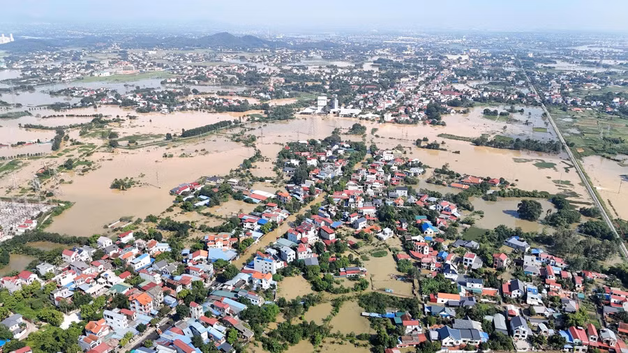 Hàng nghìn căn nhà ở xã Trung Giã, TP Hà Nội bị ngập.
