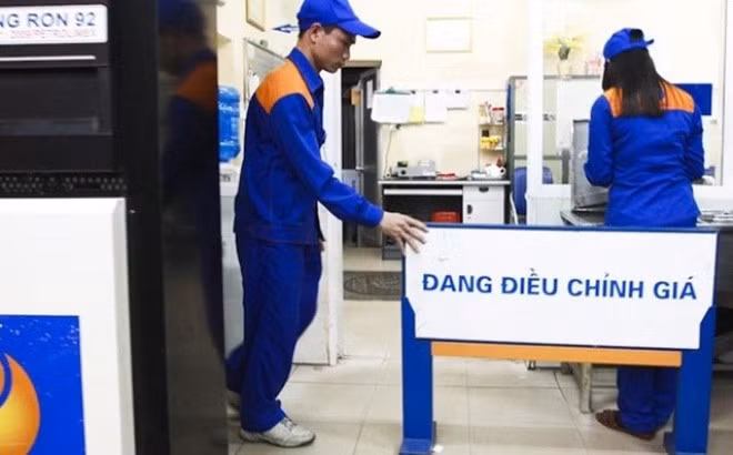 Dự báo giá xăng dầu tiếp tục giảm trong ngày 25/12