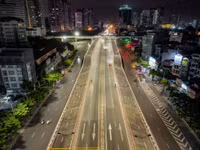 Thông xe hai cầu vượt thép Mai Dịch trong đêm