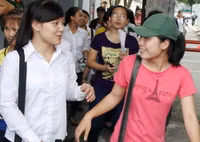 Rạng rỡ nụ cười nơi trường thi ảnh 5