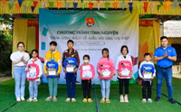 Hàng nghìn đầu sách đến với 'Thư viện trên đá' ở Hà Giang