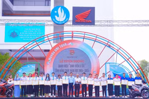 Tuyên dương danh hiệu "Sinh viên 5 tốt" tỉnh Đồng Tháp, năm học 2024 - 2025.