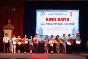 Trường ĐH Đồng Tháp vinh danh nhà khoa học, giảng viên, sinh viên NCKH tiêu biểu