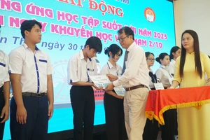 Thời gian qua, TP Cần Thơ đẩy mạnh thực hiện phong trào thi đua “Cả nước thi đua xây dựng xã hội học tập, đẩy mạnh học tập suốt đời”.