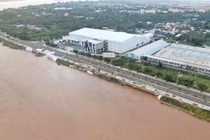 Hiện trạng sạt lở nghiêm trọng tại khu vực kè chống xói lở bờ sông Tiền tại xã Thường Phước.