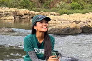 Cận cảnh bữa cơm 0 đồng của H'Hen Niê lúc bầu bí