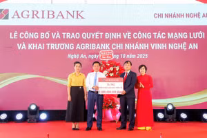 Chủ tịch HĐTV Agribank làm việc tại các chi nhánh trên địa bàn Nghệ An, kịp thời chỉ đạo khắc phục hậu quả bão lũ