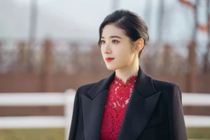 Nữ diễn viên thăng hoa diễn xuất sau những lần thoát bê bối ngoại tình