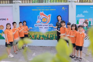 Kỷ niệm 50 năm trường Tiểu học Dịch Vọng B - vầng sáng nơi phía tây Hà Nội