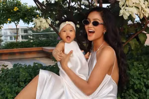 Con gái H'Hen Niê đáng yêu hết nấc với loạt đồ đôi nổi bật cùng mẹ