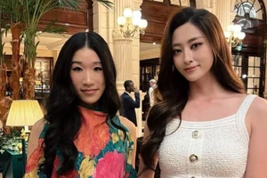 Lương Thùy Linh tỏa sáng, tự tin đọ sắc với 'yêu nữ hàng hiệu' Becca Bloom