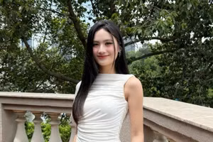 Hoa hậu Ý Nhi nhẹ nhàng đáp trả tin đồn đã bỏ học tại Úc