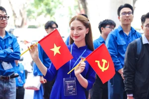 Hòa Minzy được tuyên dương Thanh niên tiên tiến làm theo lời Bác