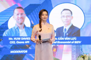 Hoa hậu Lương Thuỳ Linh được 'chọn mặt gửi vàng' tại Hội nghị cấp cao