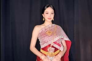 Thanh Thủy ghi điểm tuyệt đối, tự tin khoe sắc trong trang phục truyền thống