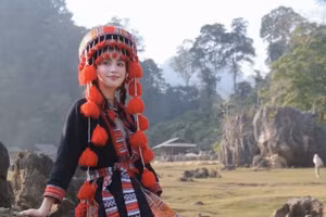 Hoa hậu Tiểu Vy hóa nàng thơ giữa núi rừng, khoe vẻ đẹp 'ngàn năm có một'