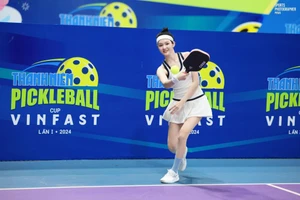 Thời trang Pickleball ‘sáng bừng sân tập’ của Hiền Hồ 