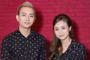 Hoài Lâm công khai loạt ảnh tình tứ bên bạn gái