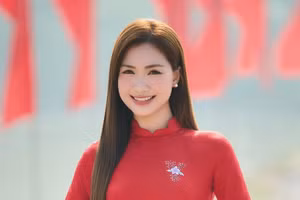 Ca sĩ Hòa Minzy cùng dàn sao Việt gửi lời nhắn xúc động đến U23 Việt Nam