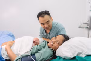 H'hen Niê vỡ òa hạnh phúc khi được làm mẹ, bày tỏ lòng biết ơn với mẹ và chồng