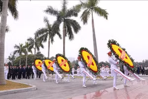Lãnh đạo Đảng, Nhà nước dâng hương tưởng niệm tại Nghĩa trang Mai Dịch