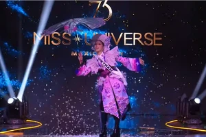 Xem Kỳ Duyên trình diễn trang phục dân tộc tại bán kết Miss Universe 2024