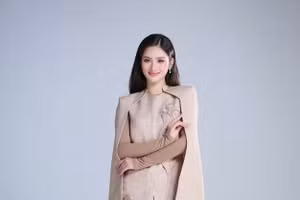 Ý Nhi tự tin đọ sắc Hoa hậu Thái Lan, chi tiết đặc biệt gây chú ý