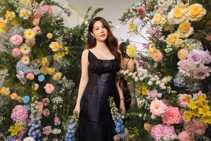 Sắc vóc nuột nà đáng ngưỡng mộ của Diễm My 9X sau khi sinh con đầu lòng