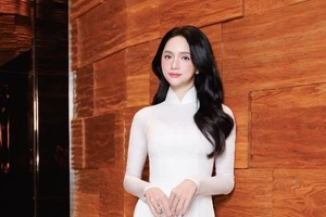 Hương Giang ủng hộ 100 triệu đồng giúp miền Trung vượt qua trận lũ lịch sử