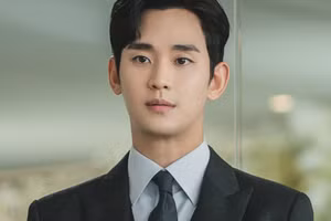 Kim Soo Hyun đối mặt sự nghiệp tiêu tan sau ồn ào tình ái