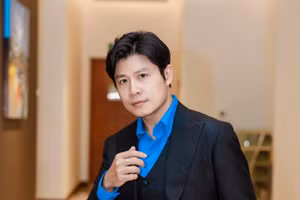 Nam nhạc sĩ nổi tiếng Nguyễn Văn Chung trở thành tân sinh viên ở tuổi U50