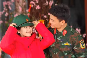 Hòa Minzy chuẩn bị lên xe hoa với chồng Đại úy?