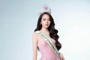 Miss International tặng điều 'đặc biệt' cho Hoa hậu Thanh Thủy 