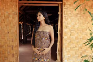 Bộ ảnh tuyệt đẹp truyền cảm hứng tình mẫu tử của Hoa hậu H'Hen Niê 