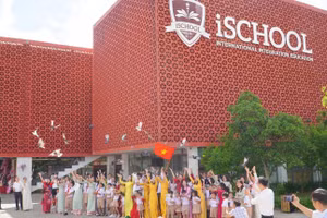 Nữ hiệu trưởng 8x và hành trình đưa công nghệ thành 'ngôn ngữ thứ 2' tại iSchool